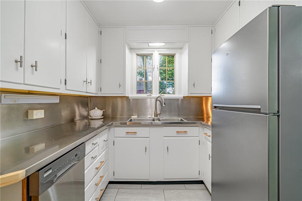 17 Roxbury Road Pittsburgh, PA 15221 - Photo 4 of 48 Gallery Image 4