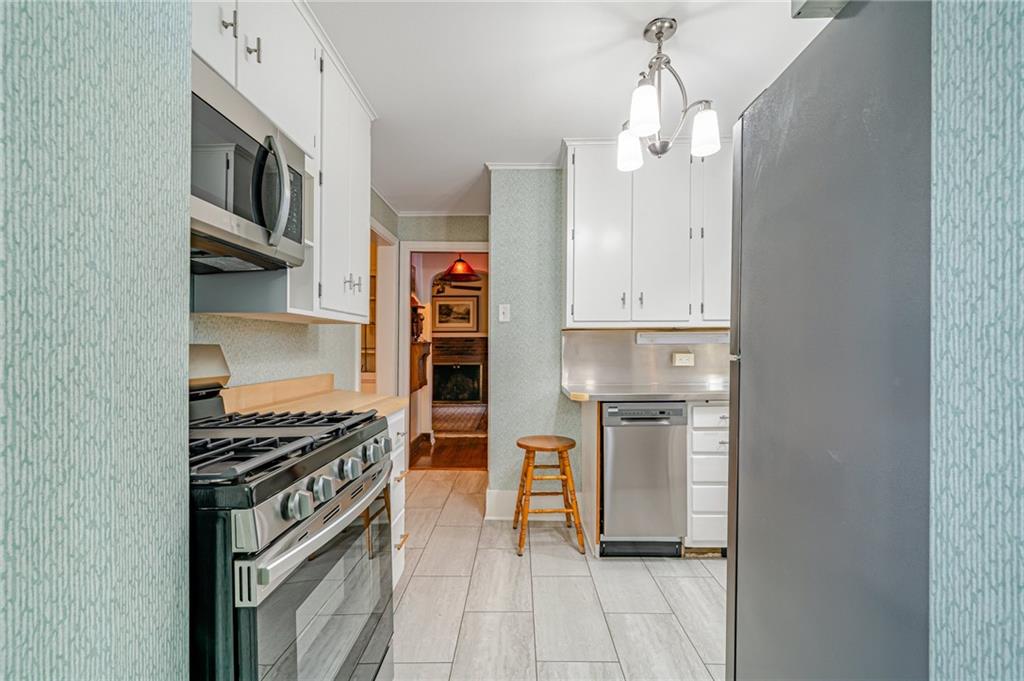17 Roxbury Road Pittsburgh, PA 15221 - Photo 5 of 48 Gallery Image 5