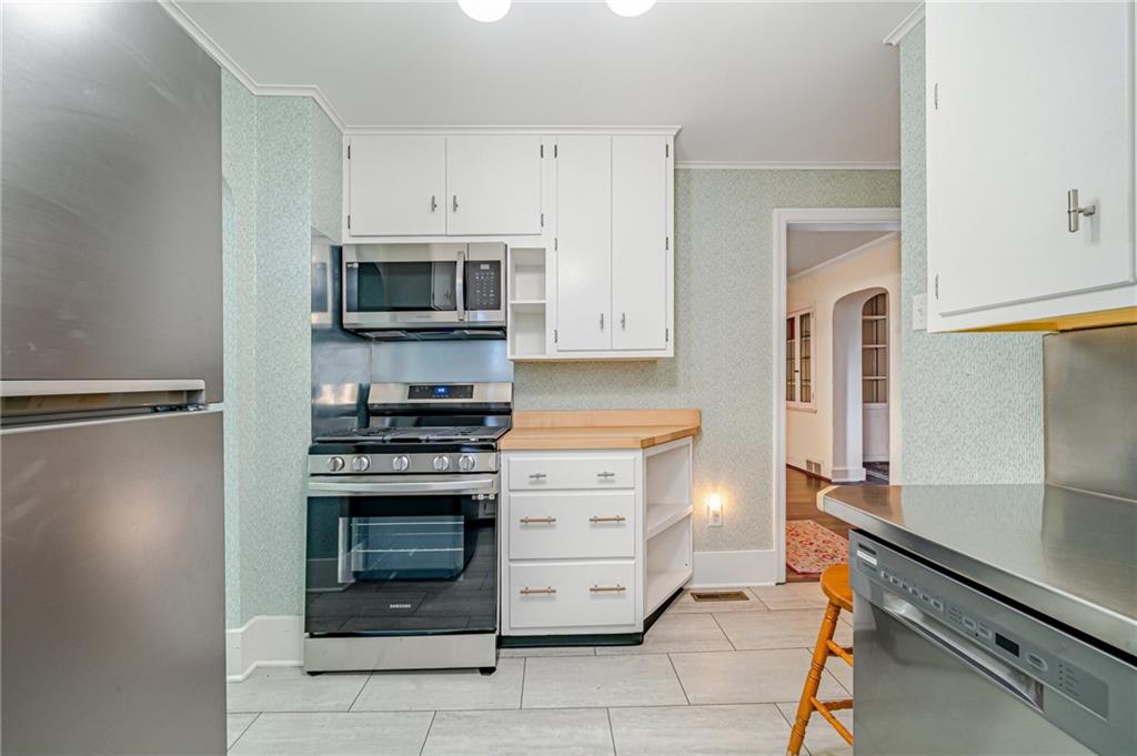 17 Roxbury Road Pittsburgh, PA 15221 - Photo 6 of 48 Gallery Image 6