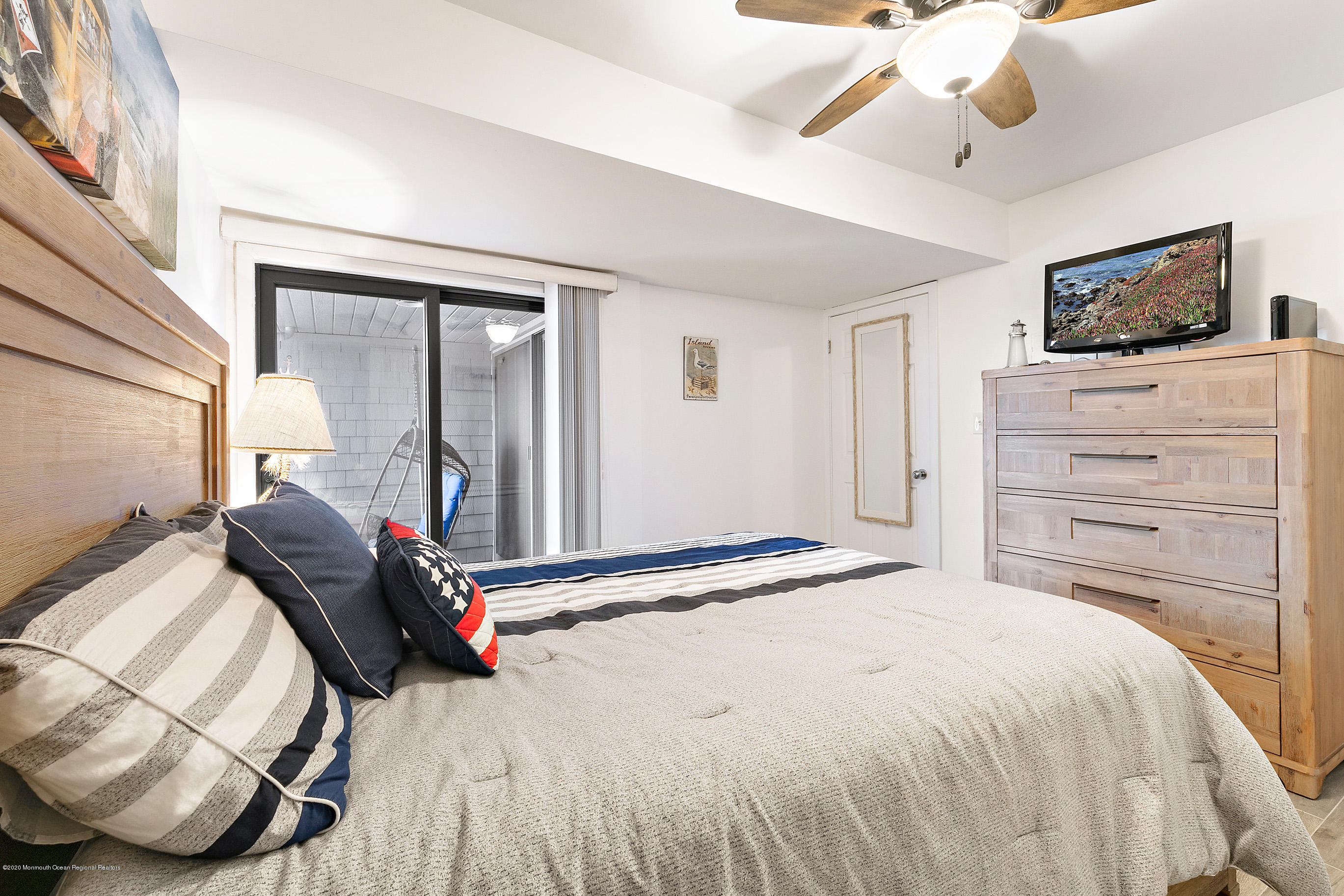 901 Ocean Avenue, Unit 902 Ship Bottom, NJ 08008 - Photo 33 of 54 901Ocean#902Online-34