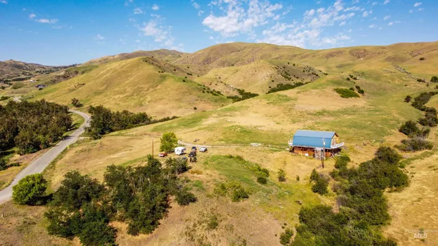 $425,000 | 442 Old Highway 55, Horseshoe Bend, ID 83629