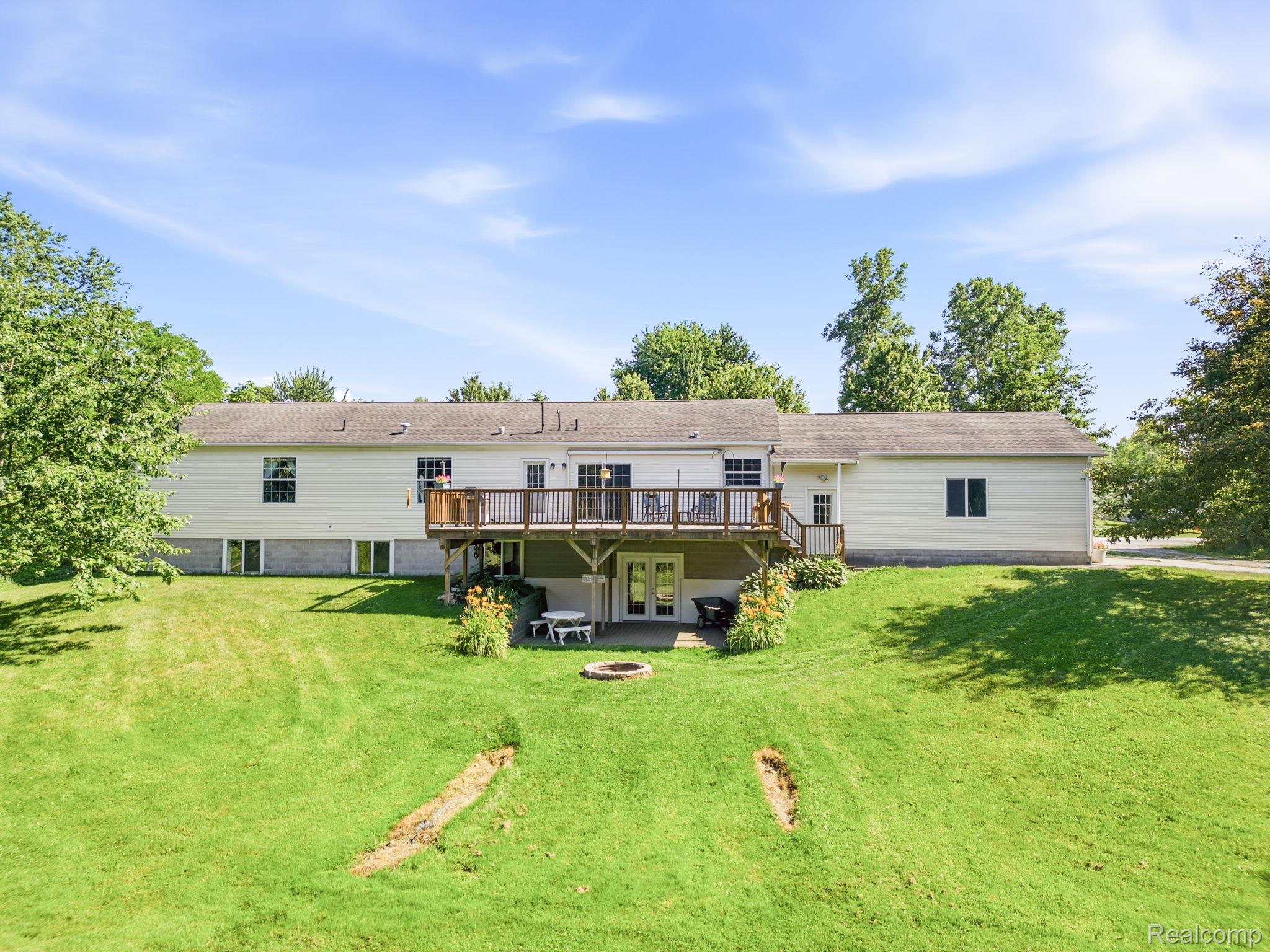 4242 Norman Road Fort Gratiot, MI 48059 - Photo 4 of 42 4242 Norman Rd (40).jpg