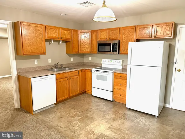 $1,475 | 531 West Penn Avenue, Unit 8, Robesonia, PA 19551