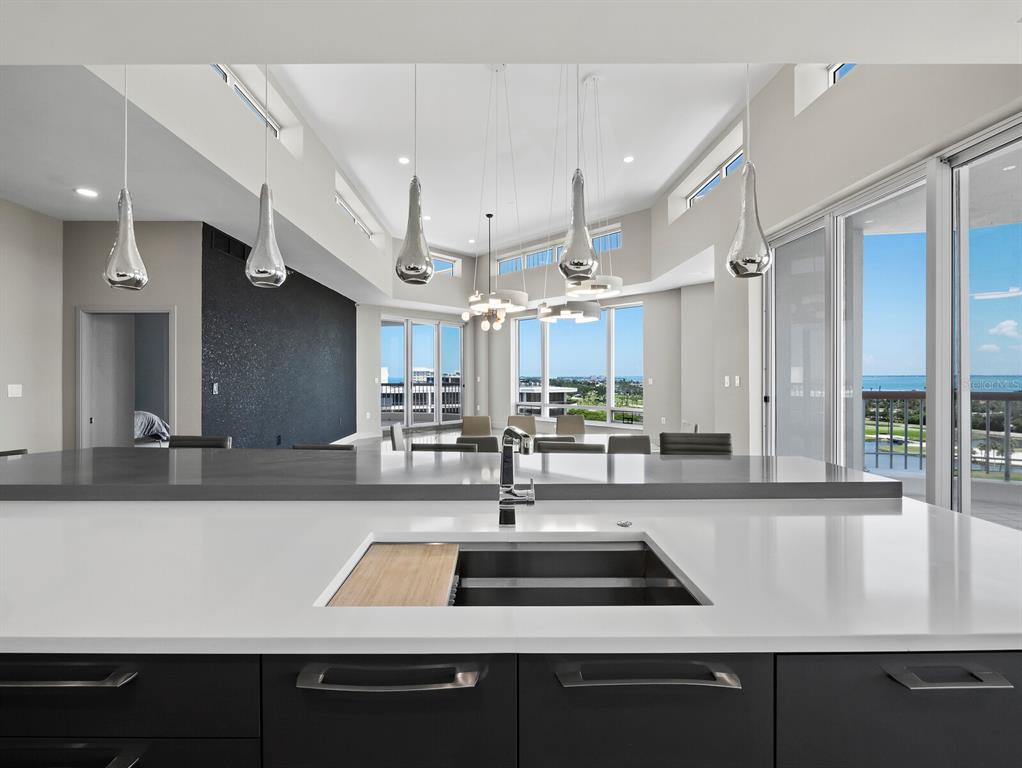 455 Longboat Club Road, Unit PH8 Longboat Key, FL 34228 - Photo 25 of 32