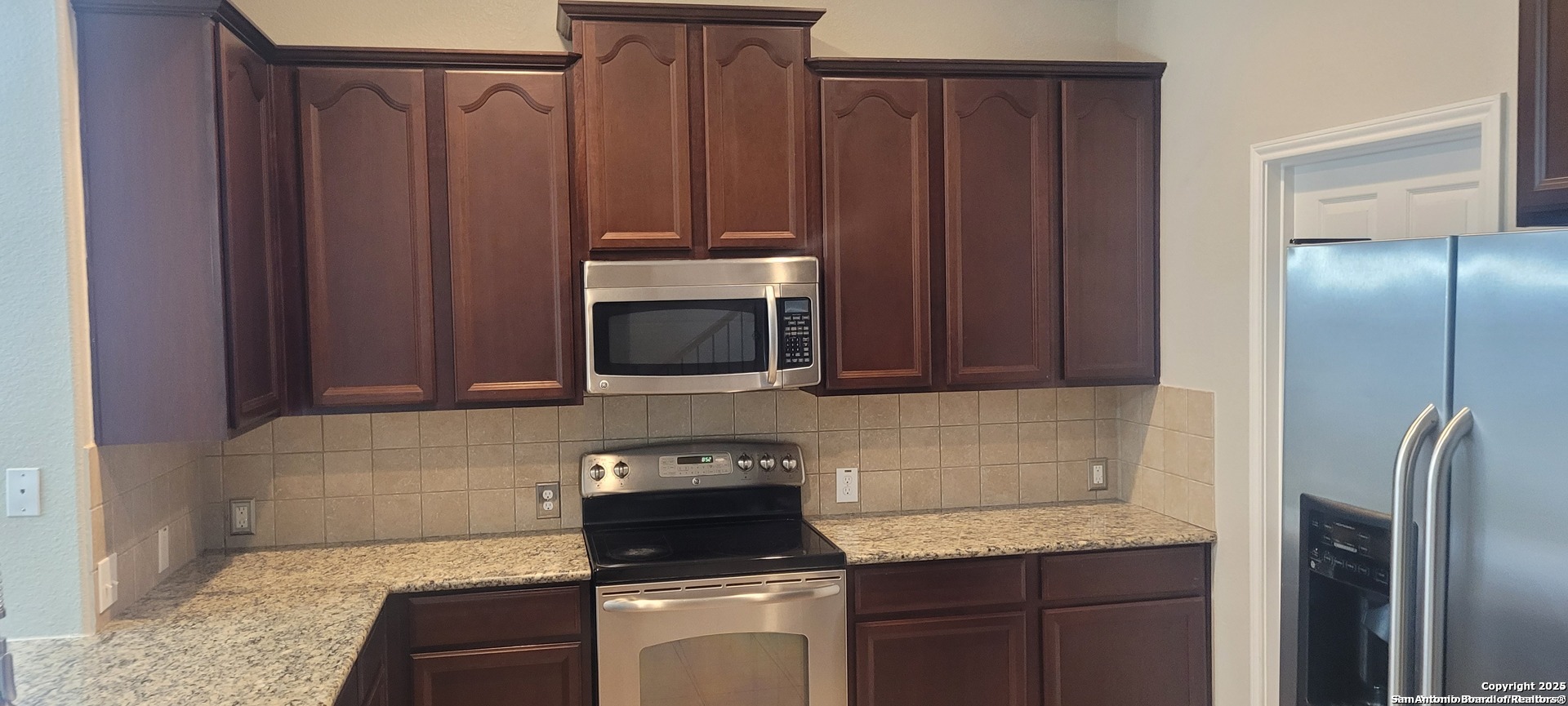 225 Country Vale Cibolo, TX 78108 - Photo 4 of 19