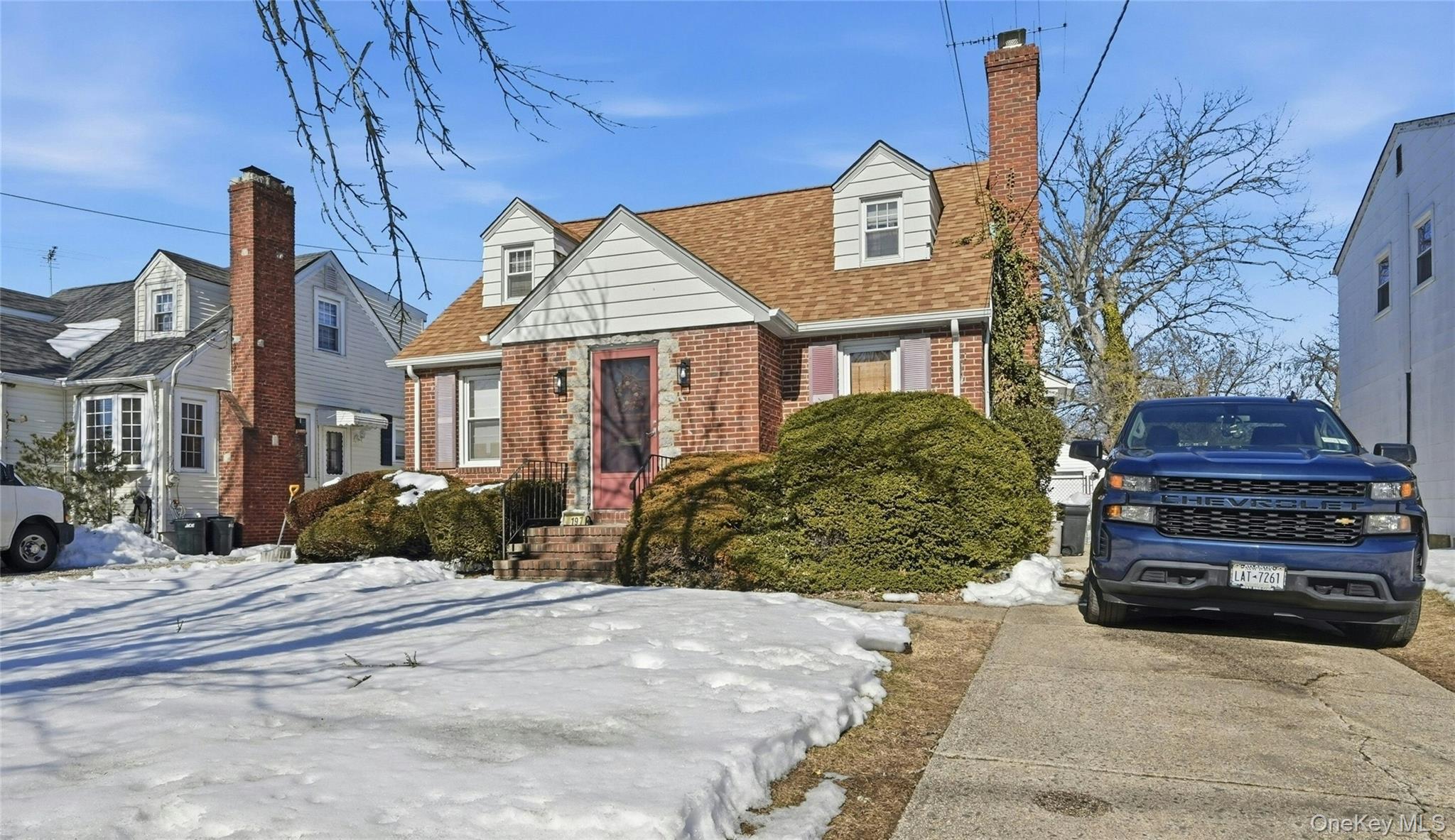 197 Foxhurst Road Oceanside, NY 11572 - Photo 5 of 28