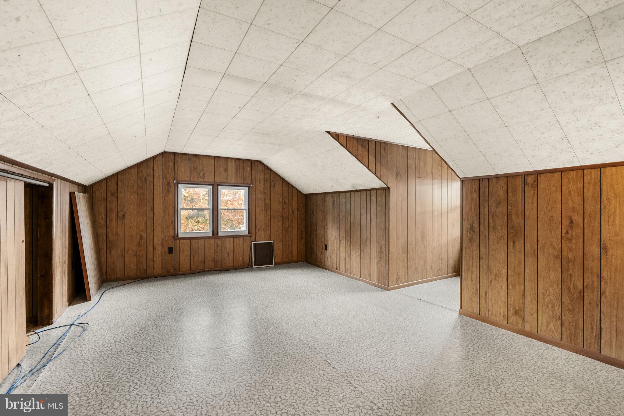 1245 West Swartzville Road Reinholds, PA 17569 - Photo 20 of 29 an empty room with windows