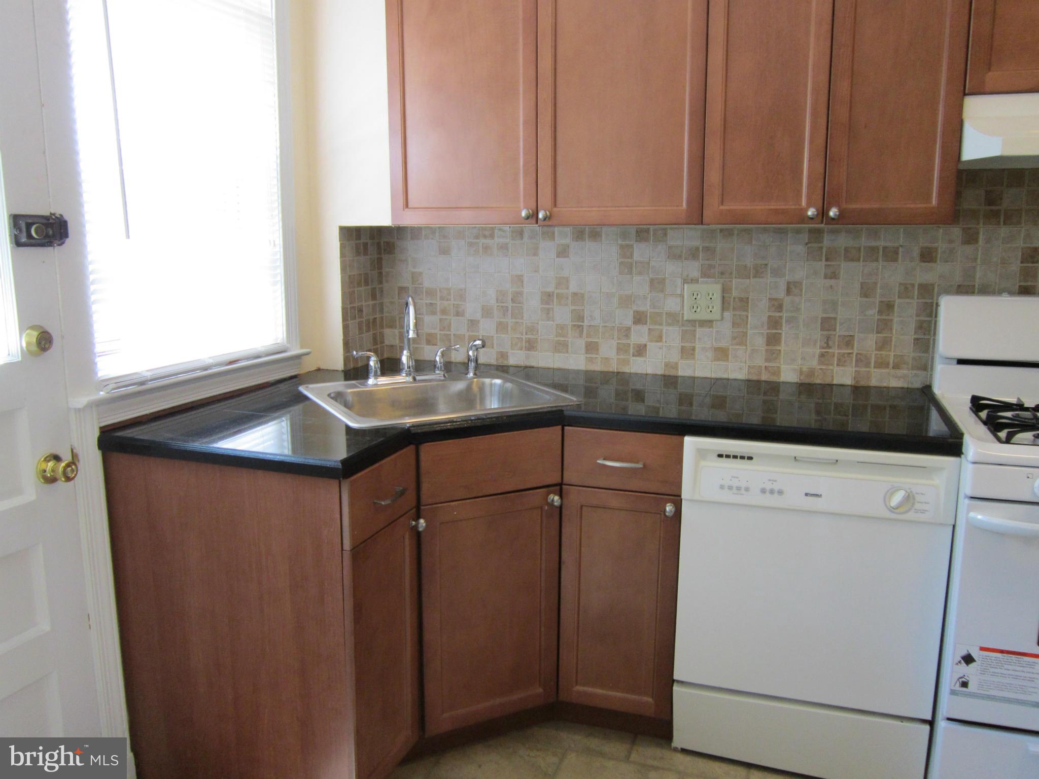 151 Brandon Road Baltimore, MD 21212 - Photo 3 of 10 Kitchen