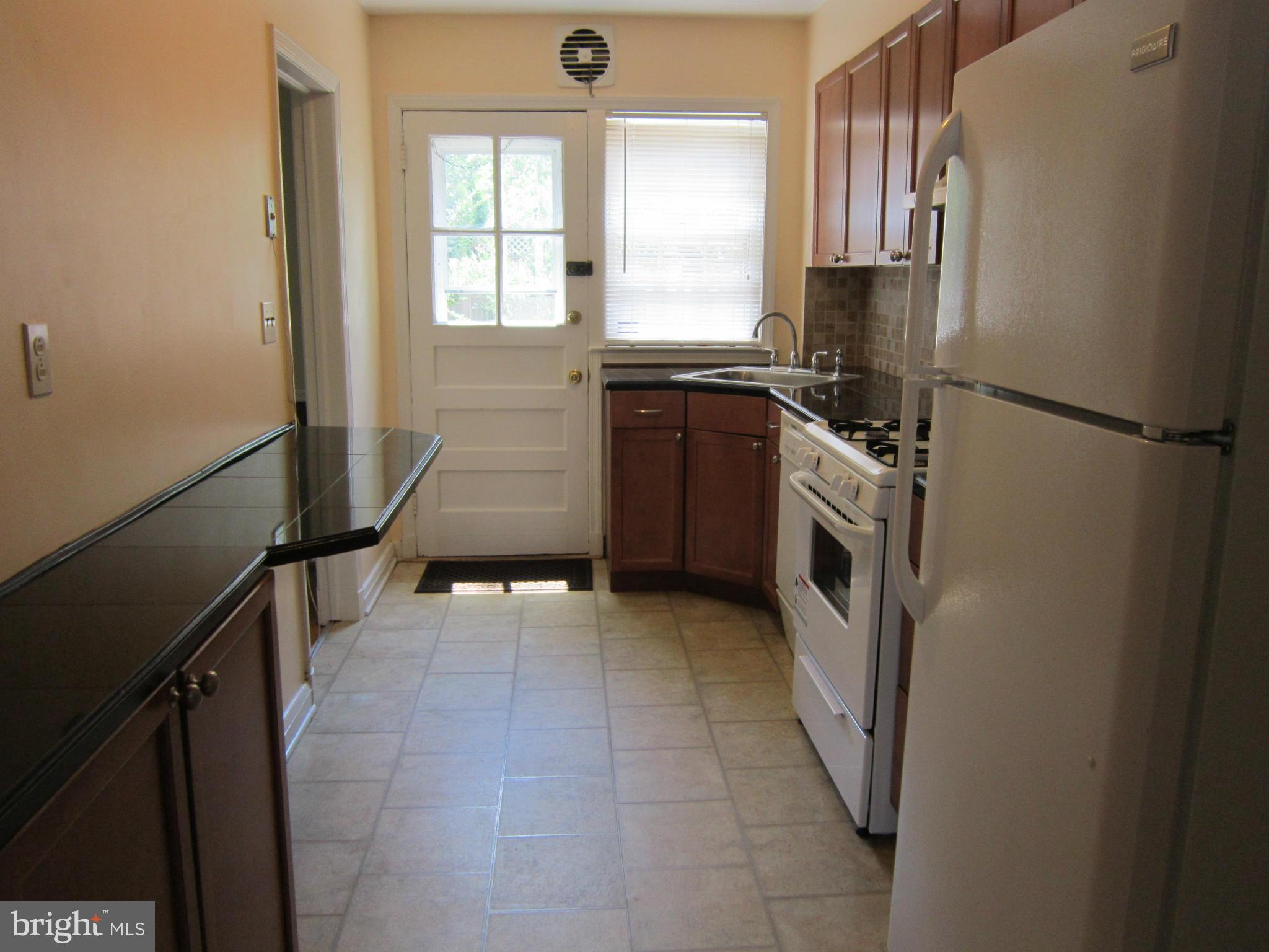 151 Brandon Road Baltimore, MD 21212 - Photo 4 of 10 Kitchen