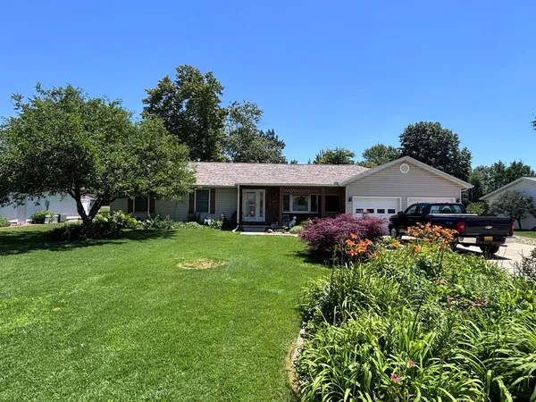 $190,000 | 326 Northwood Lane, Salem, IL 62881