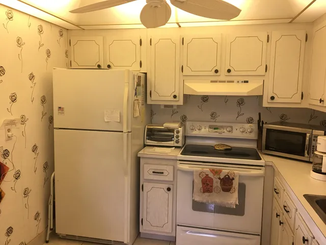 $2,500 | 99 Saxony C Delray Beach, Delray Beach, FL 33446