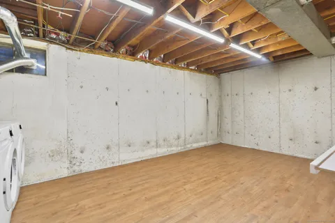 a view of utility room