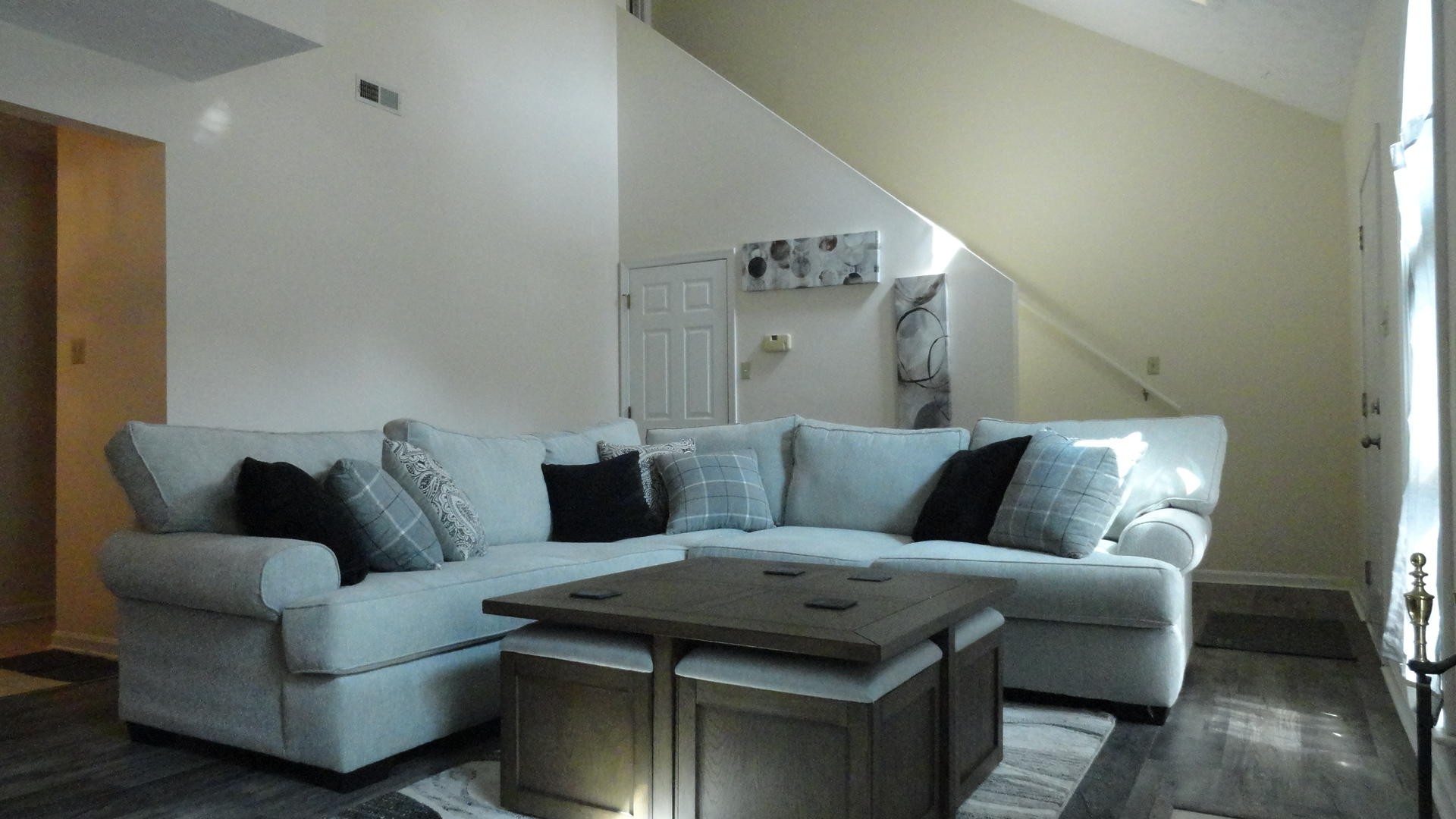 116 Hanover Place Oak Ridge, TN 37830 - Photo 2 of 17 a living room with furniture and wooden floor