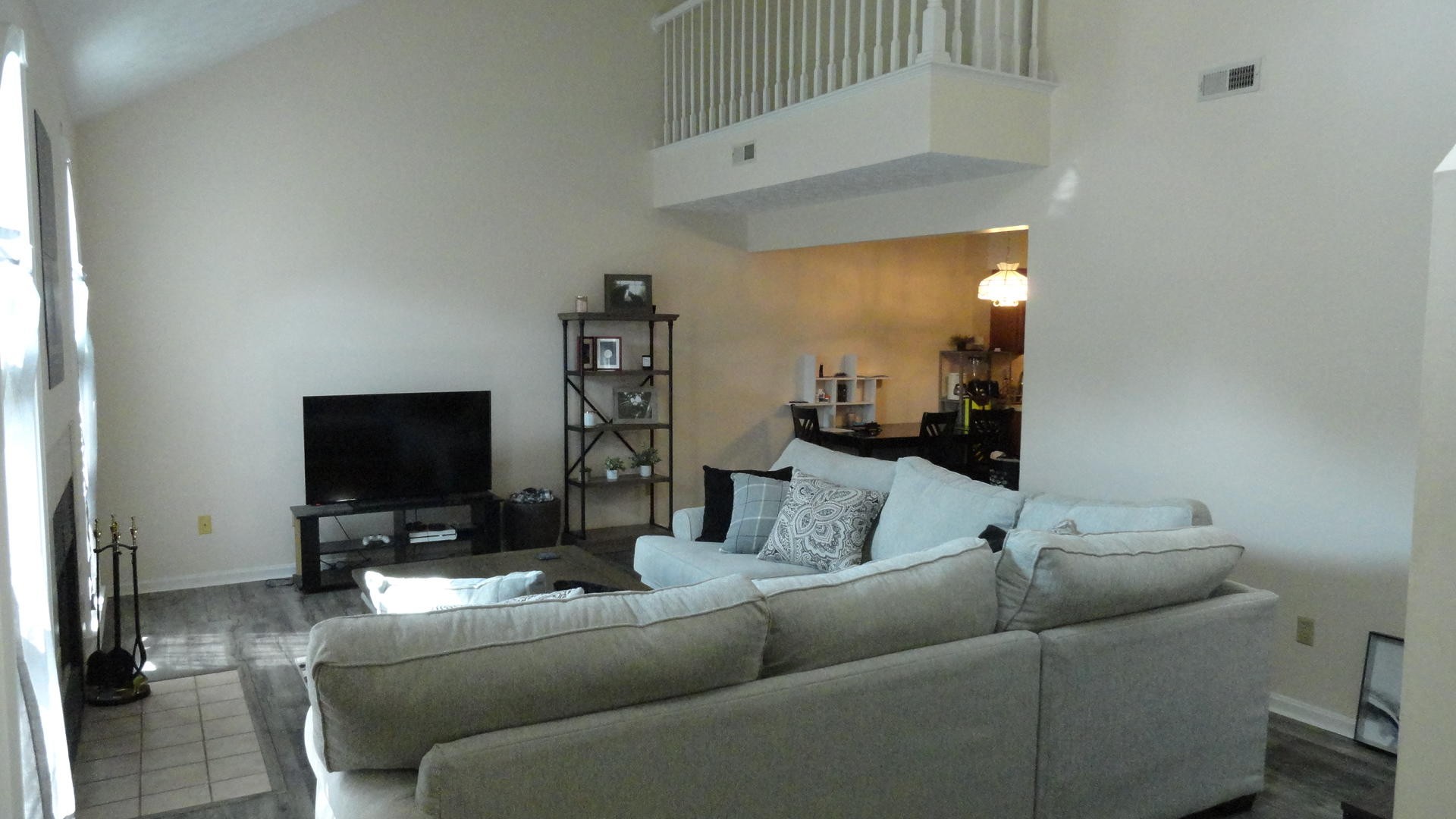 116 Hanover Place Oak Ridge, TN 37830 - Photo 6 of 17 a living room with furniture and a flat screen tv