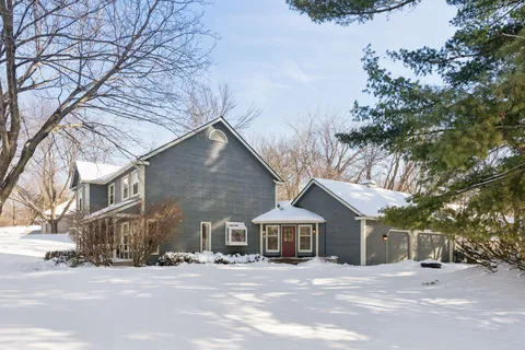 $635,000 | 5221 Knob Hill Court, Minnetonka, MN 55345