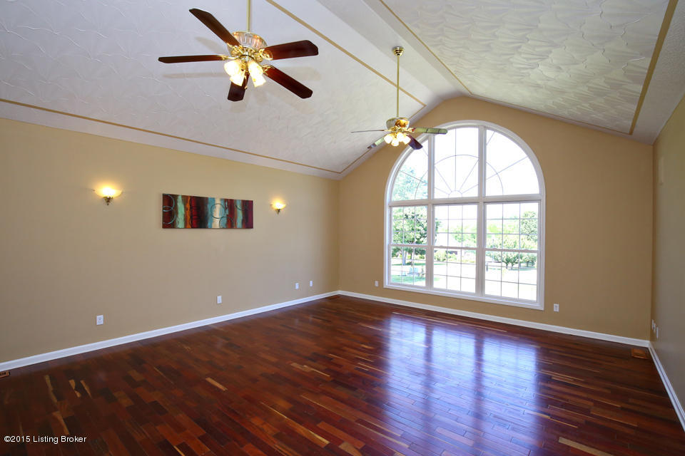 157 Rolling Fork Road Shepherdsville, KY 40165 - Photo 10 of 37 First floor master bdrm