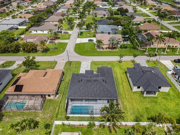 $3,400 | 4333 Southwest 16th Place, Cape Coral, FL 33914