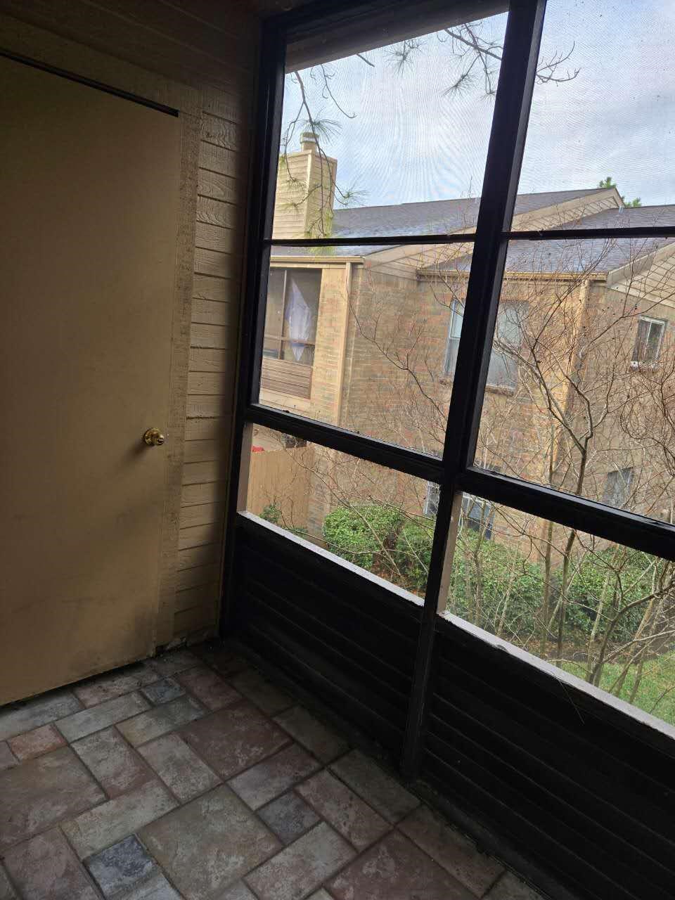 10555 Turtlewood Court, Unit 1511 Houston, TX 77072 - Photo 17 of 23 a view of room with window