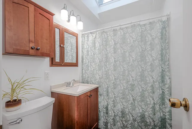 $225,000 | 18940 Baker Avenue, Country Club Hills, IL 60478