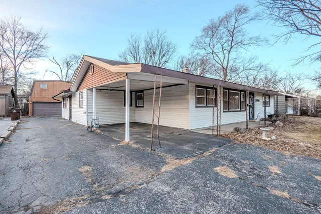 $225,000 | 18940 Baker Avenue, Country Club Hills, IL 60478