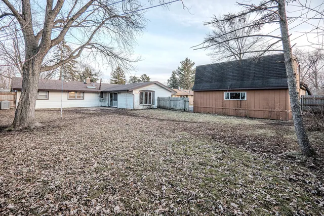 $225,000 | 18940 Baker Avenue, Country Club Hills, IL 60478