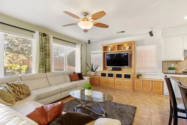 $979,900 | 864 Spotted Pony Lane, Rocklin, CA 95765