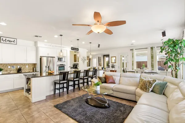 $979,900 | 864 Spotted Pony Lane, Rocklin, CA 95765