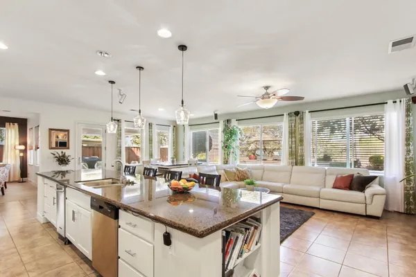 $979,900 | 864 Spotted Pony Lane, Rocklin, CA 95765