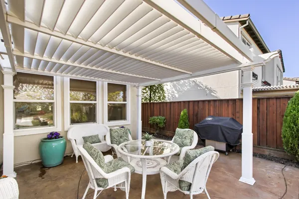 $979,900 | 864 Spotted Pony Lane, Rocklin, CA 95765