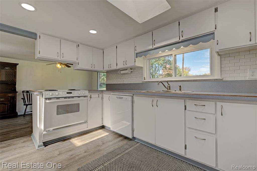 9150 Rattalee Lake Road Clarkston, MI 48348 - Photo 12 of 45