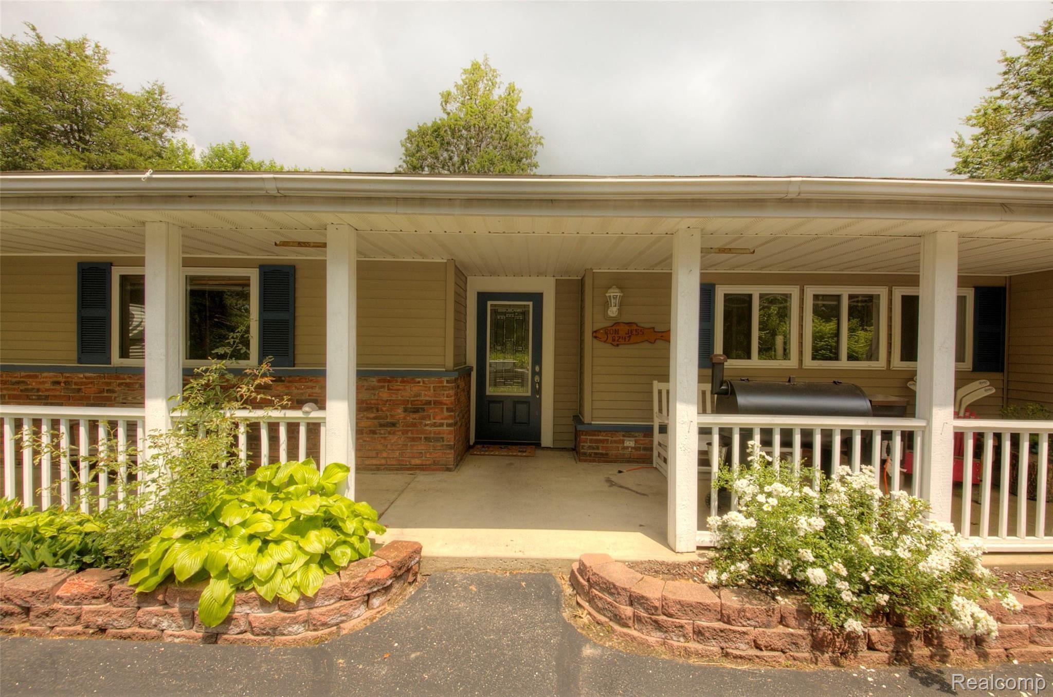 8247 Chilson Road Pinckney, MI 48169 - Photo 2 of 28 930A0226_7_8.jpg