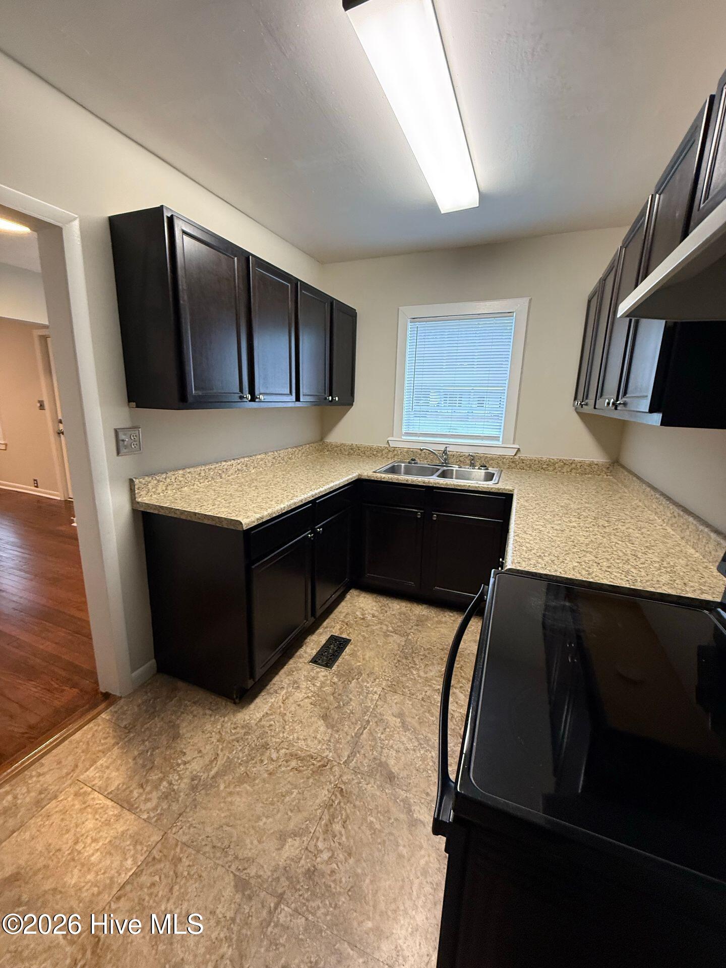 206 Queens Road Jacksonville, NC 28540 - Photo 4 of 13