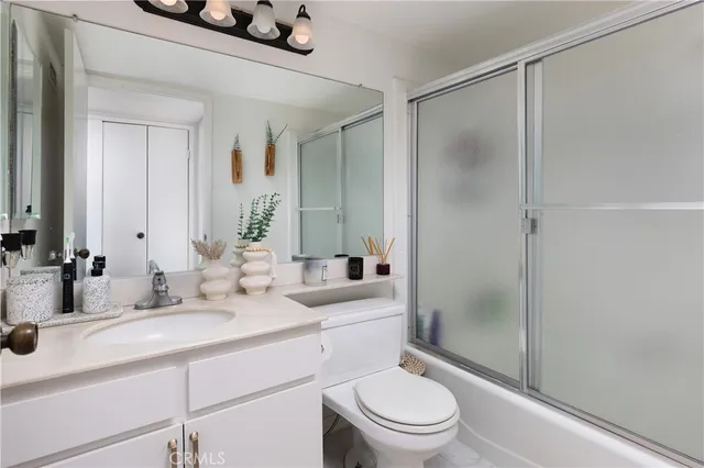 $4,800 | 9 Flores, Unit 26, Irvine, CA 92612