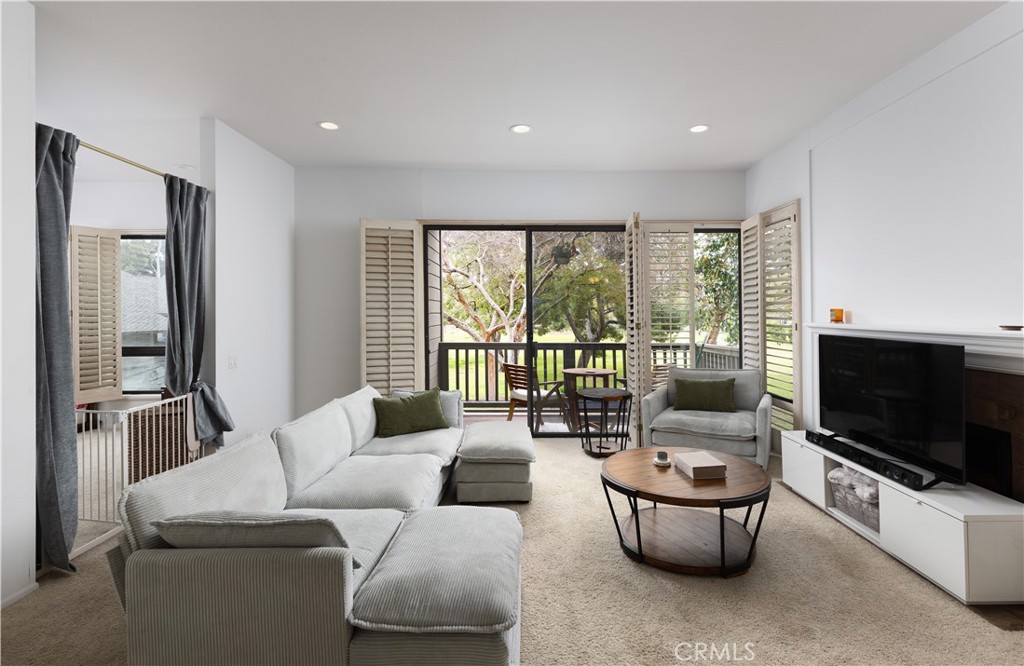 9 Flores, Unit 26 Irvine, CA 92612 - Photo 9 of 31