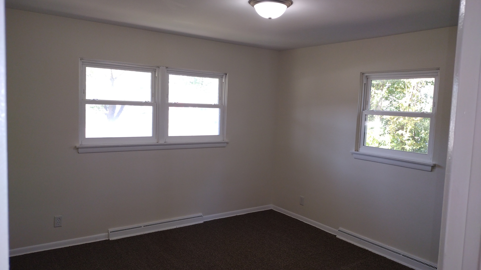 18315 Argyle Avenue Homewood, IL 60430 - Photo 8 of 19 an empty room with a window
