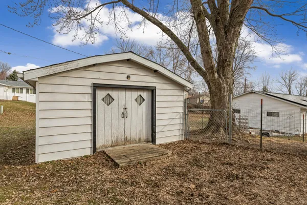 $185,000 | 309 East Lincoln Street, Caledonia, MN 55921