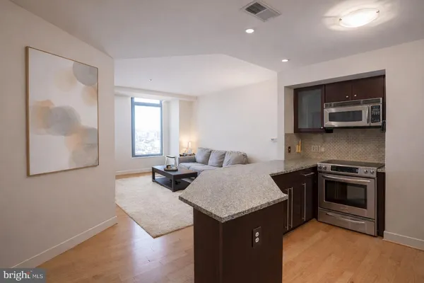 $1,925 | 675 President Street, Unit 2607, Baltimore, MD 21202
