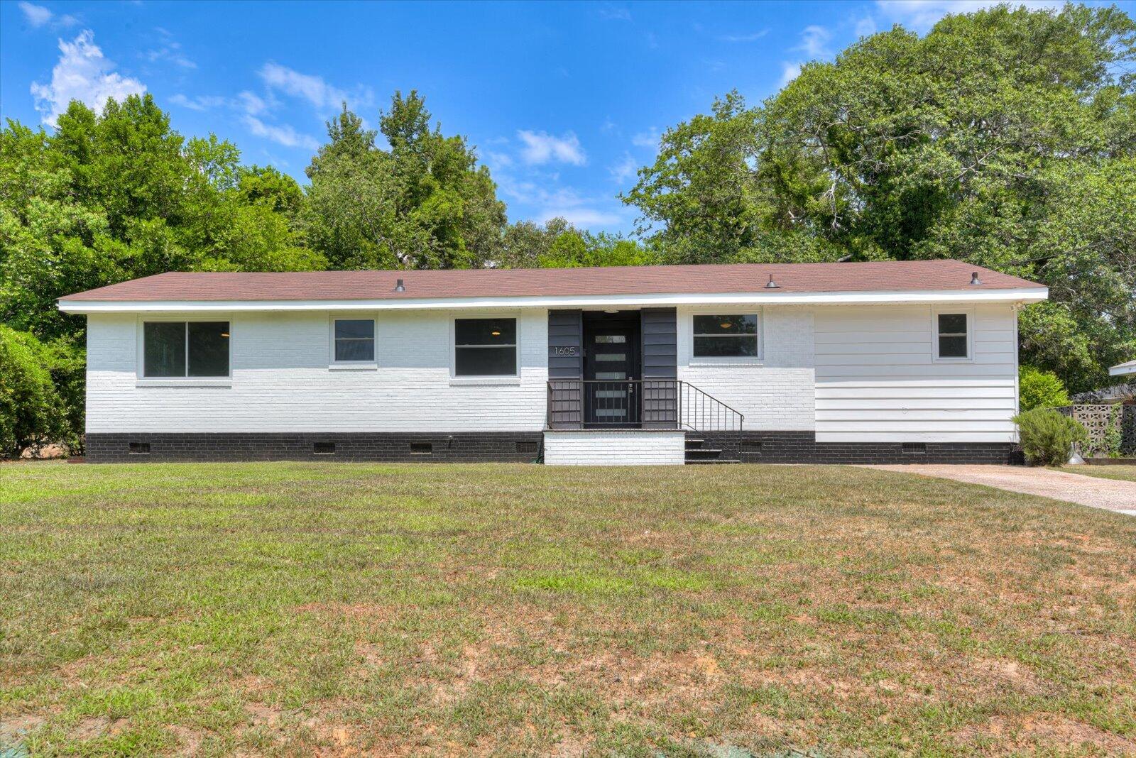 1605 Pendleton Road Augusta, GA 30904 - Photo 1 of 23 Front