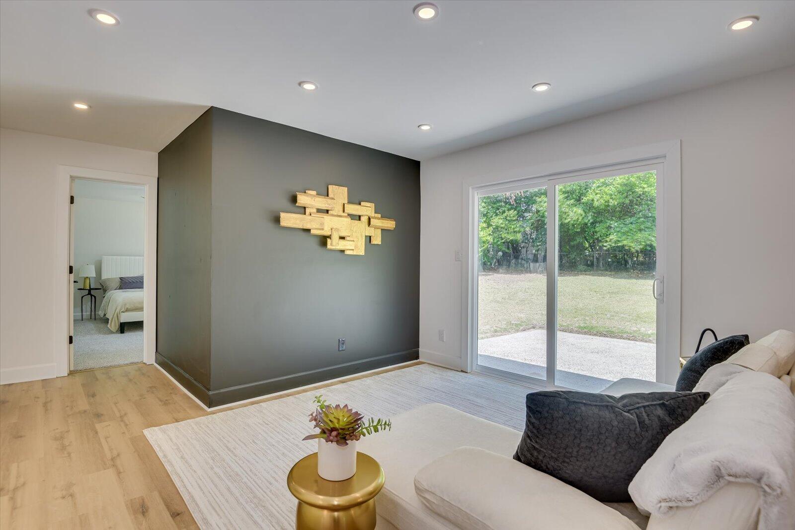 1605 Pendleton Road Augusta, GA 30904 - Photo 5 of 23 Living Room