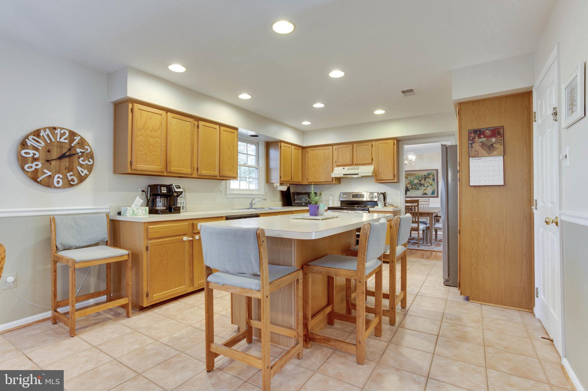 1506 Rochester Court Crofton, MD 21114 - Photo 7 of 45 Light & bright kitchen!