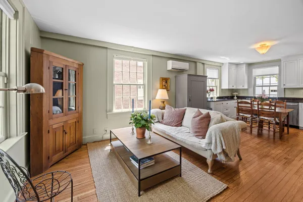 $4,250 | 55 Gadsden Street, Unit A, Charleston, SC 29401