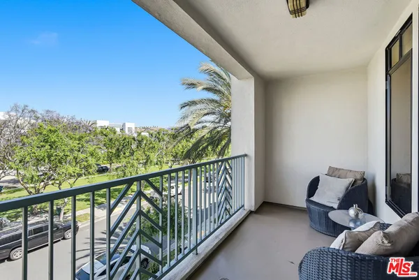 $1,299,000 | 5625 Crescent Parkway, Unit 301, Playa Vista, CA 90094