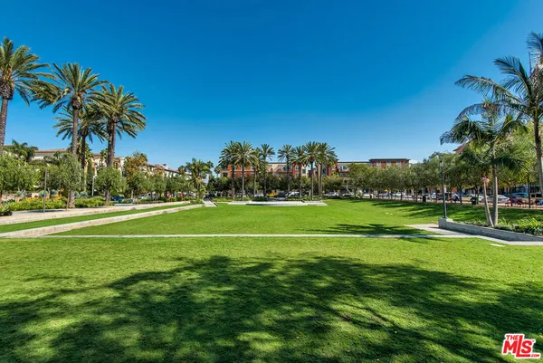 $1,299,000 | 5625 Crescent Parkway, Unit 301, Playa Vista, CA 90094