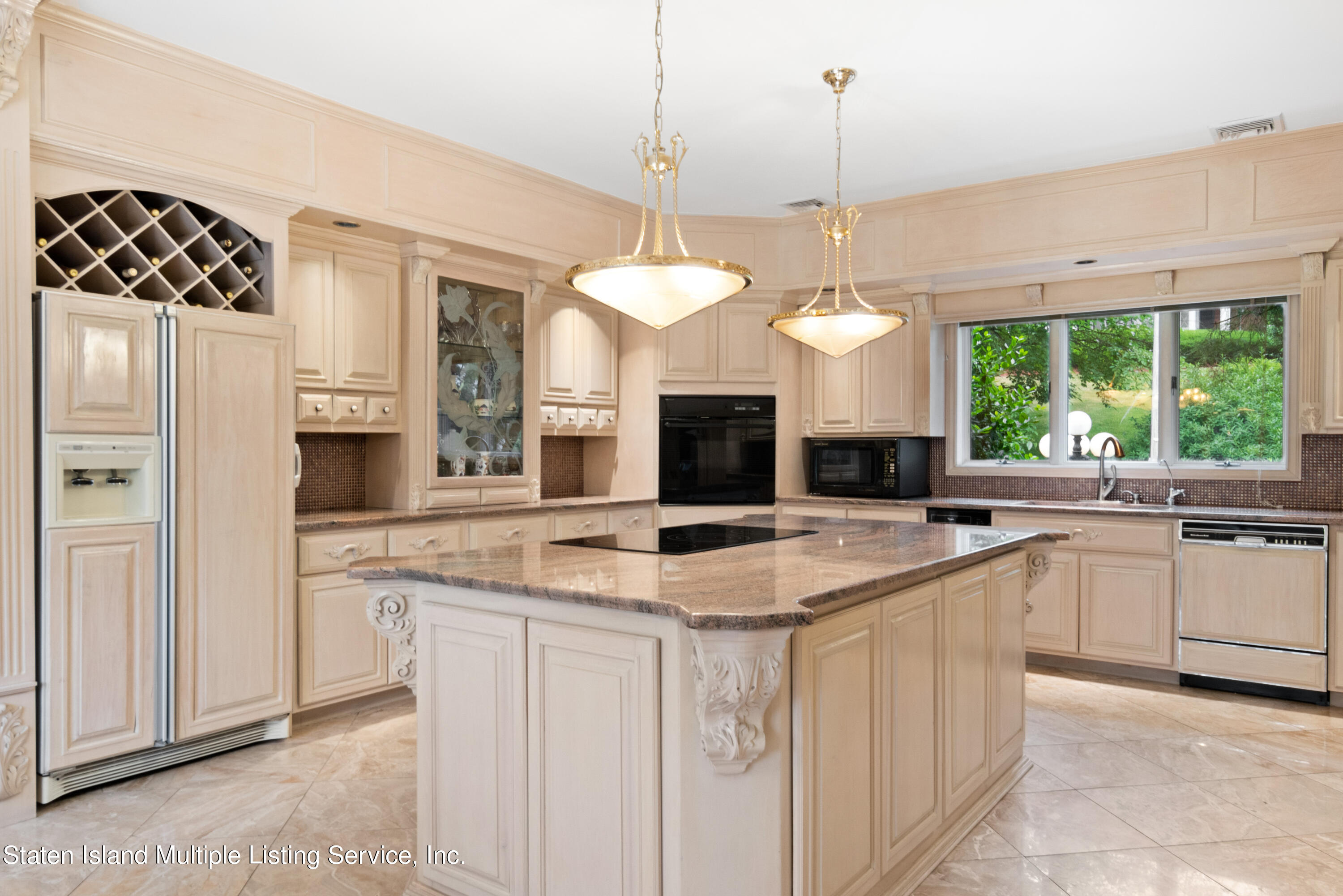 100 Wadsworth Road Staten Island, NY 10305 - Photo 13 of 46 luxury kitchen with giant windows