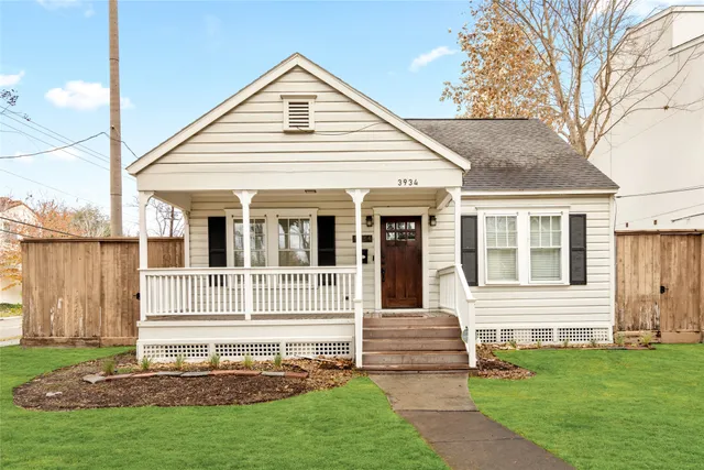 $3,500 | 3934 Rice Boulevard, Houston, TX 77005