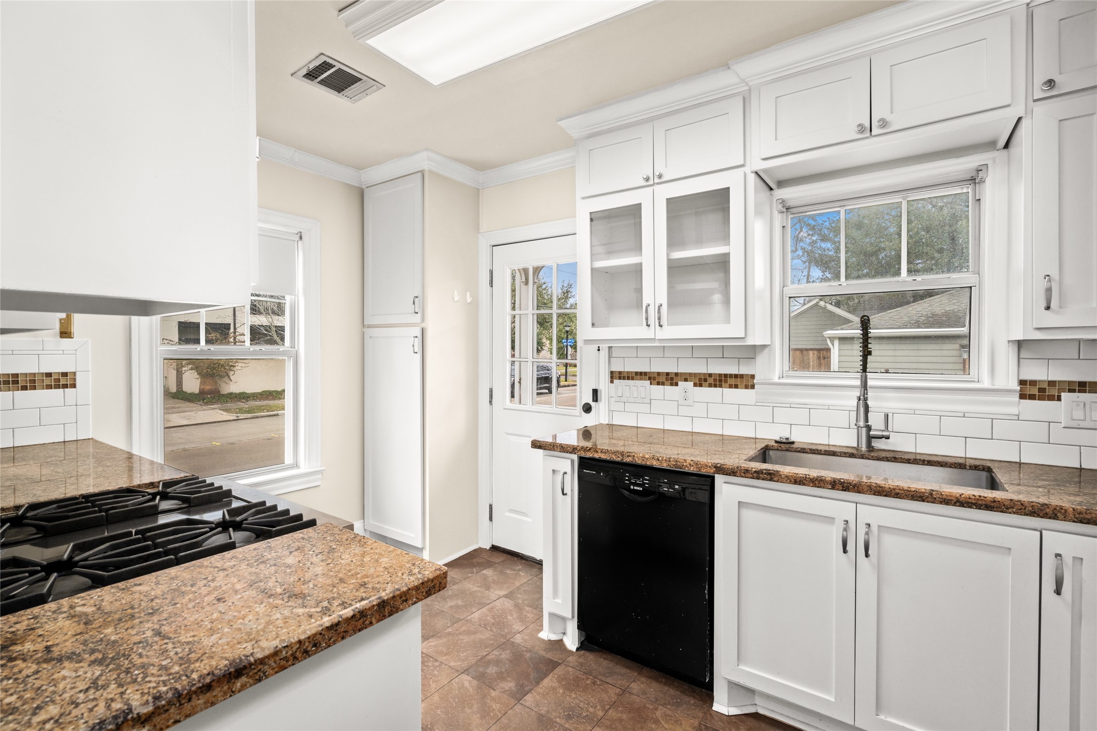 3934 Rice Boulevard Houston, TX 77005 - Photo 9 of 21