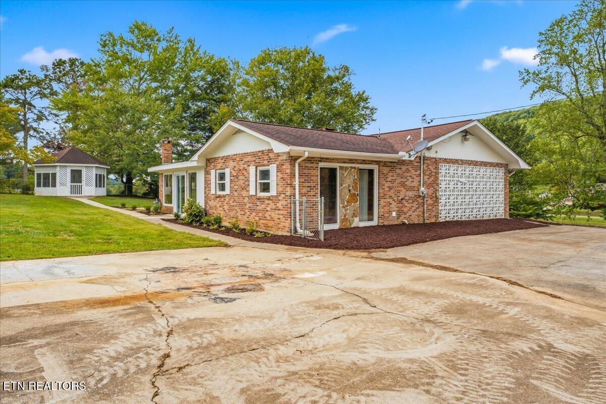 137 Shady Road Oliver Springs, TN 37840 - Photo 36 of 46 39-Exterior