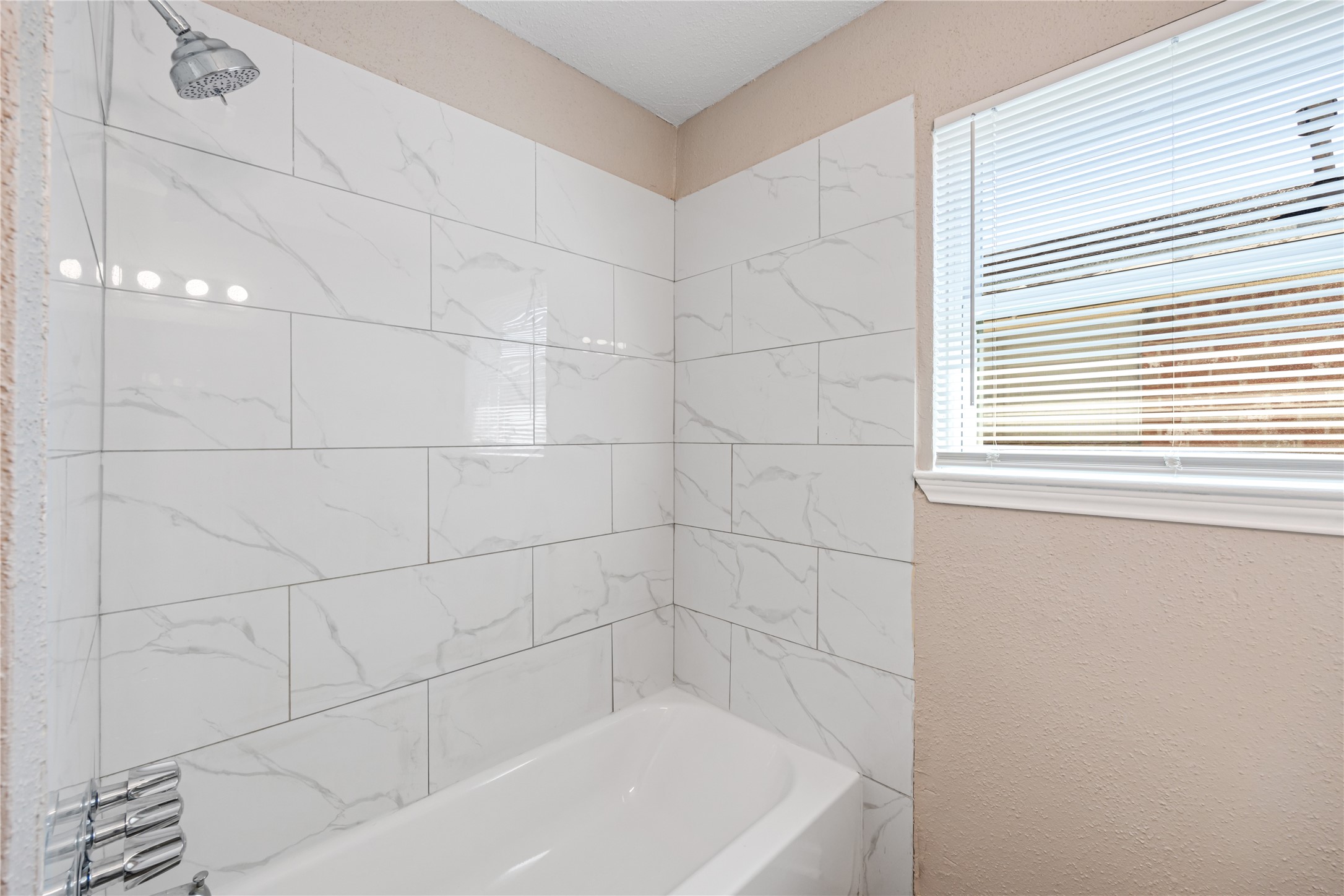 9614 Bean Street Houston, TX 77078 - Photo 6 of 28