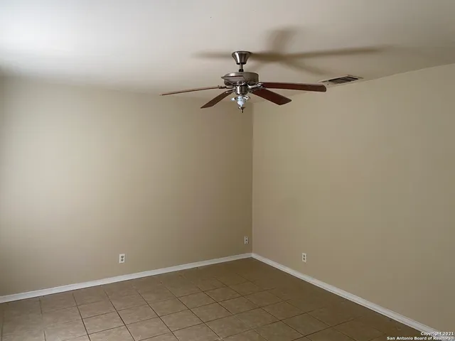 $1,375 | 1045 Gettysburg Drive, Schertz, TX 78154