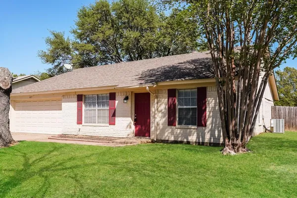 $2,070 | 6117 Autumn Springs Drive, Arlington, TX 76001